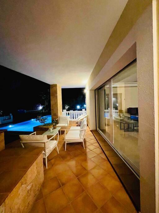 Villa Con Piscina Gigante Sant Francesc de s'Estany ภายนอก รูปภาพ