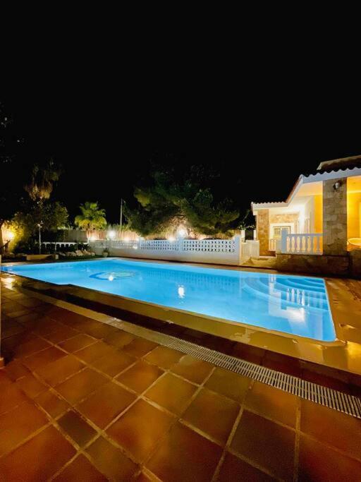 Villa Con Piscina Gigante Sant Francesc de s'Estany ภายนอก รูปภาพ