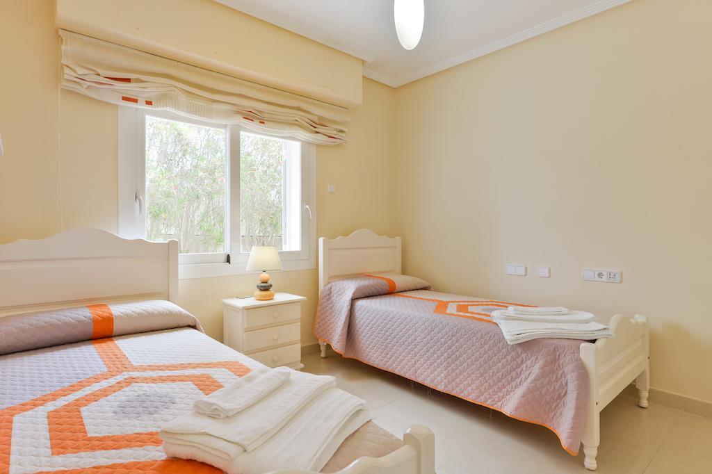 Villa Con Piscina Gigante Sant Francesc de s'Estany ห้อง รูปภาพ